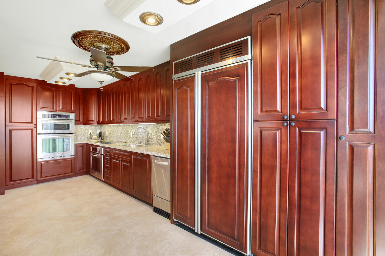 2800 South Ocean Boulevard, Unit 2F Boca Raton, FL 33432 - Photo 8 of 20 Massive Kitchen