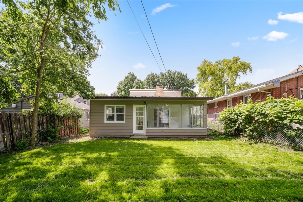 1304 West Clark Street Champaign, IL 61821 - Photo 20 of 25 Gallery Image 20