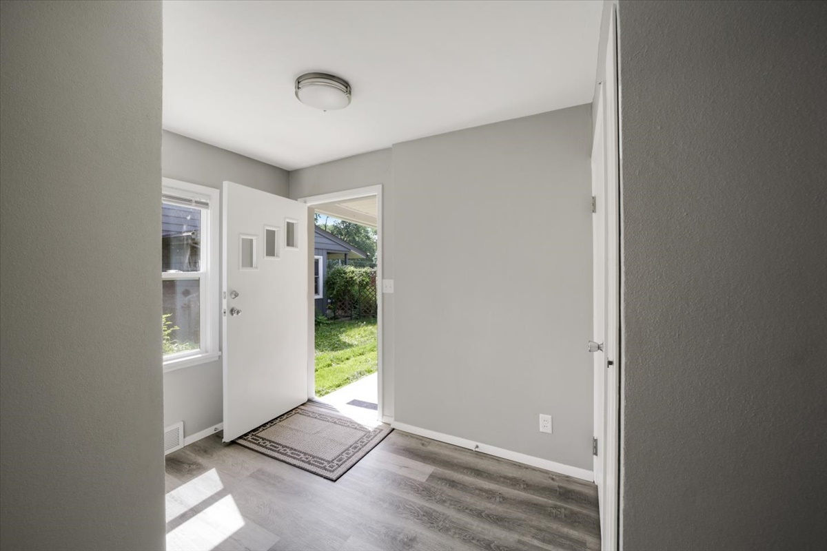 1304 West Clark Street Champaign, IL 61821 - Photo 2 of 25 Gallery Image 2