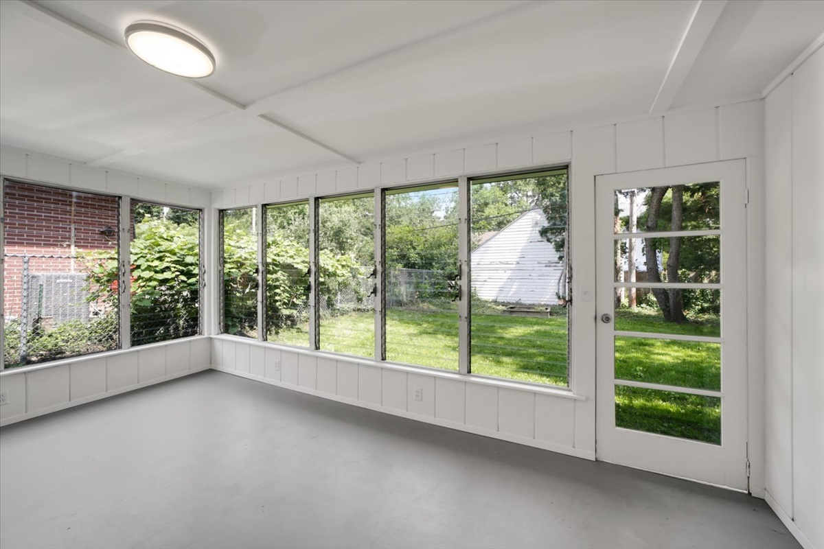 1304 West Clark Street Champaign, IL 61821 - Photo 6 of 25 Gallery Image 6