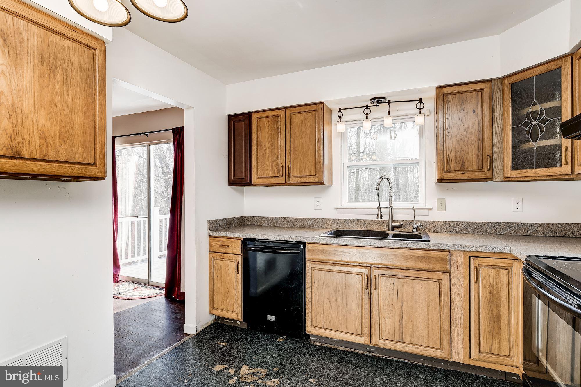533 Bachmans Valley Road Westminster, MD 21157 - Photo 12 of 24 Kitchen