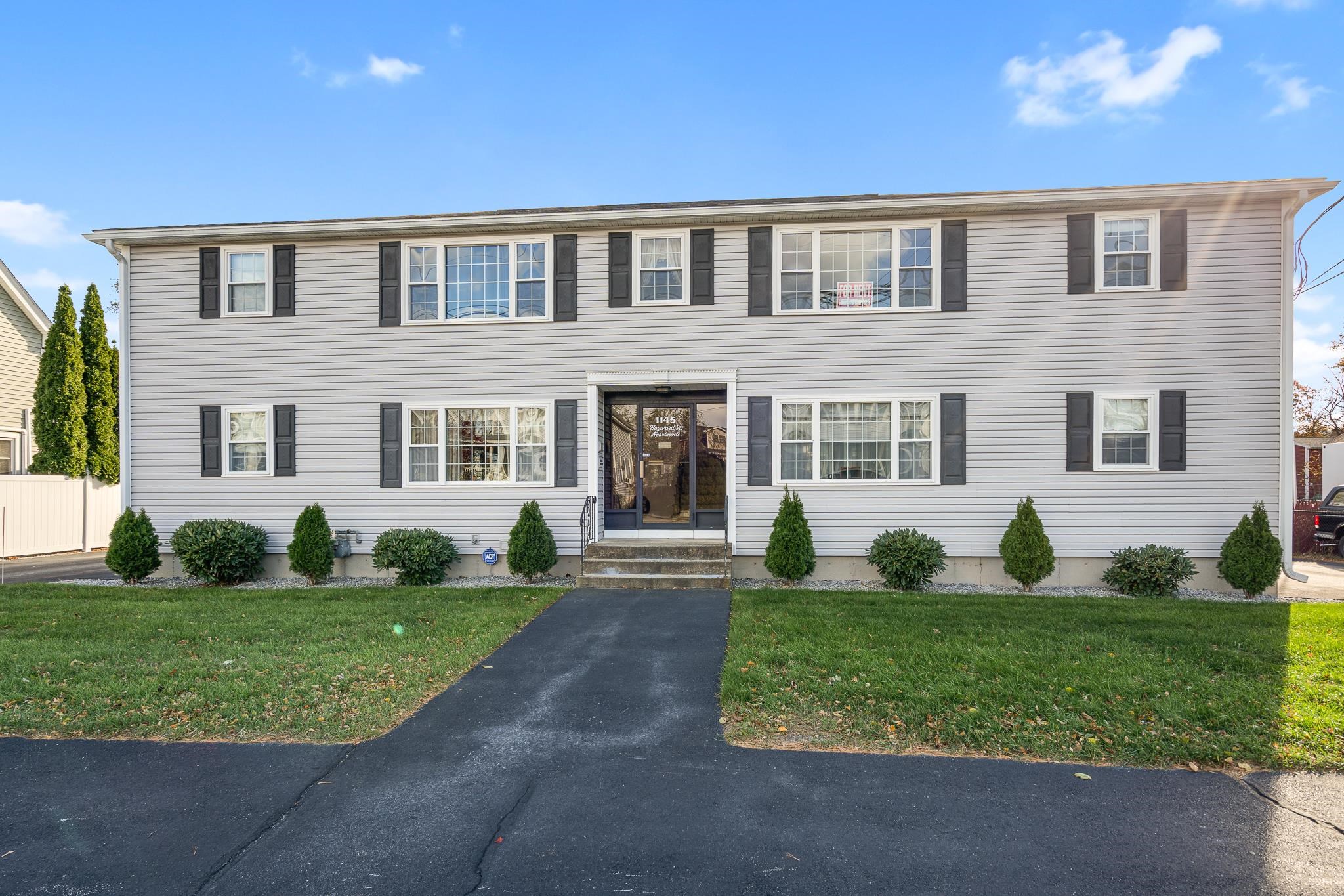 1145 Hayward Street Manchester, NH 03103 - Photo 2 of 24