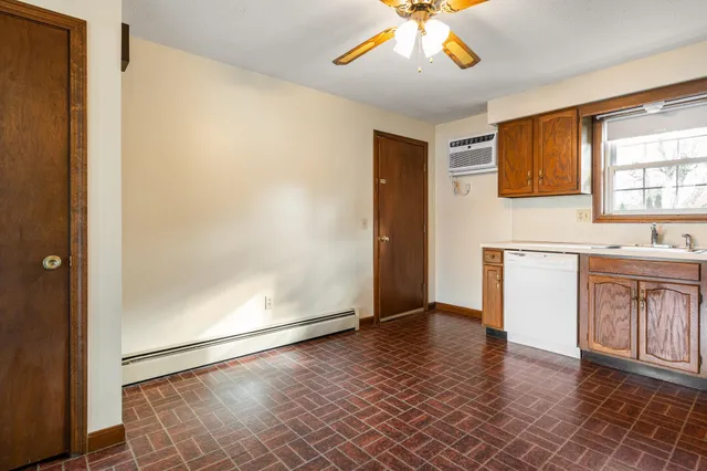 $1,950 | 1145 Hayward Street, Manchester, NH 03103