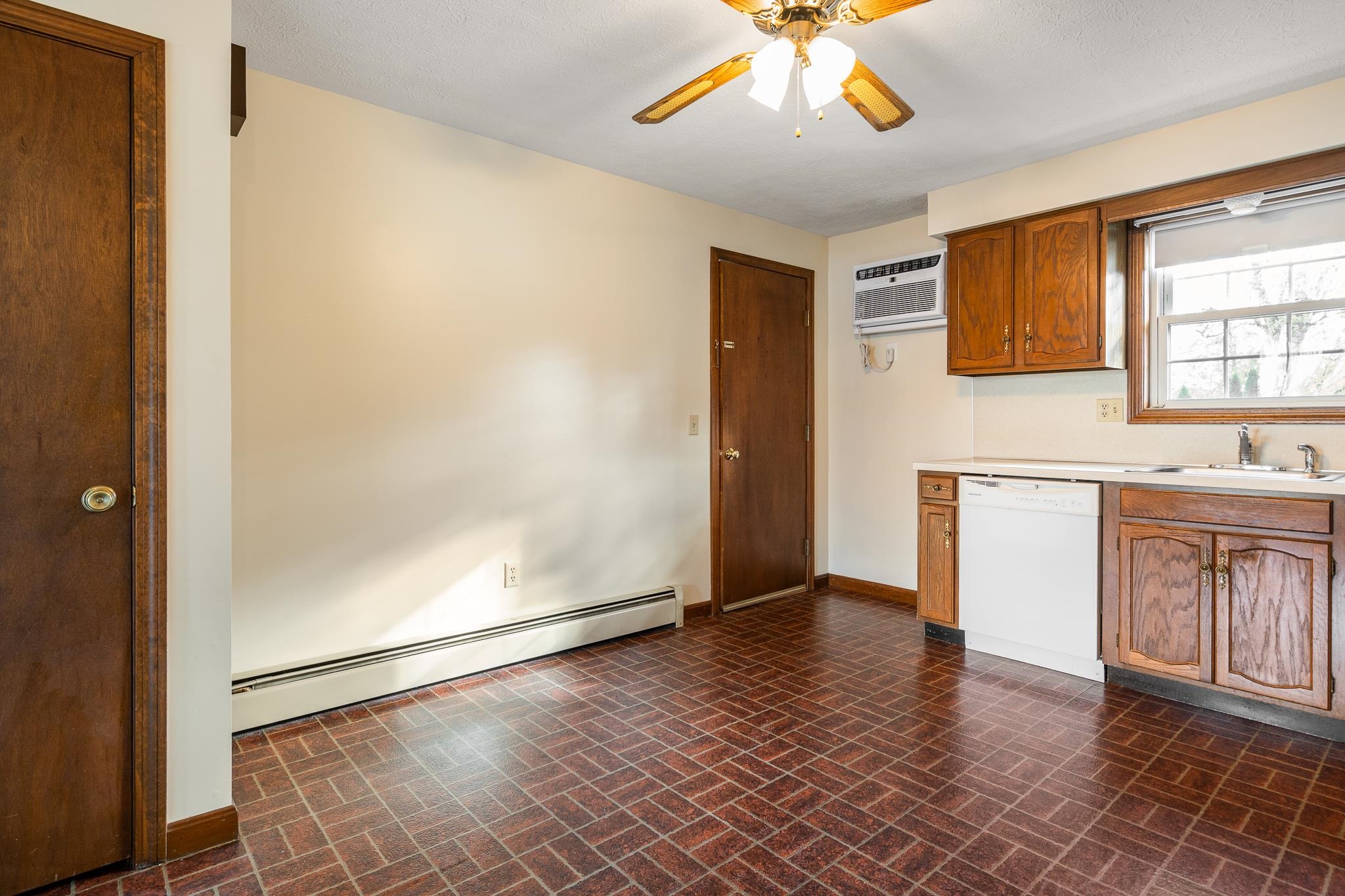 1145 Hayward Street Manchester, NH 03103 - Photo 6 of 24