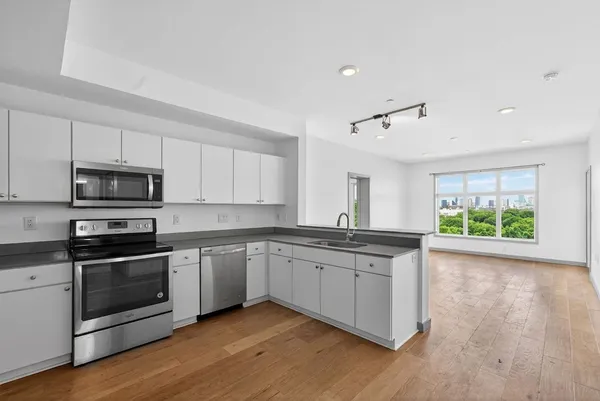 $1,975 | 400 Herron Drive, Unit 21, Nashville, TN 37210