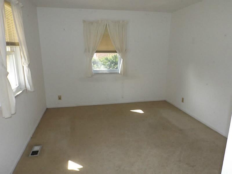 8215 Rumford Road Indianapolis, IN 46219 - Photo 17 of 22 Gallery Image 17