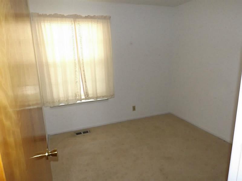8215 Rumford Road Indianapolis, IN 46219 - Photo 20 of 22 Gallery Image 20