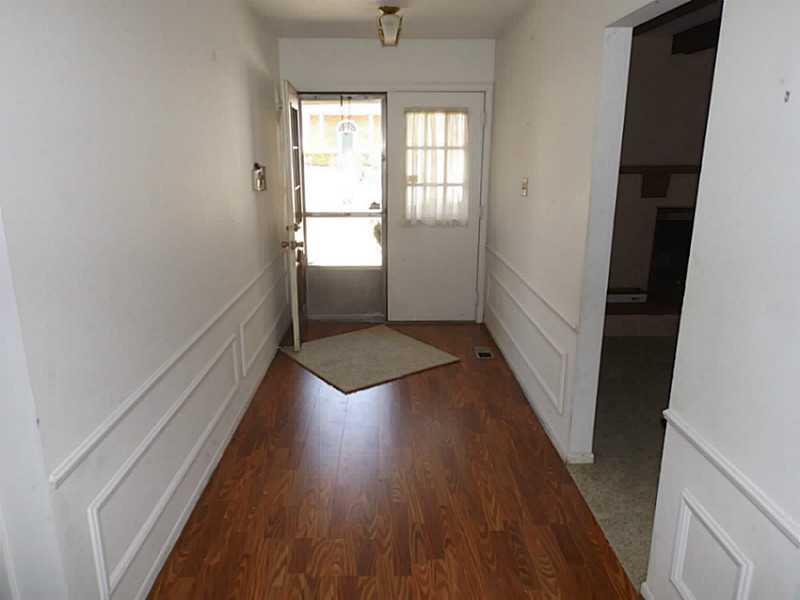 8215 Rumford Road Indianapolis, IN 46219 - Photo 8 of 22 Gallery Image 8
