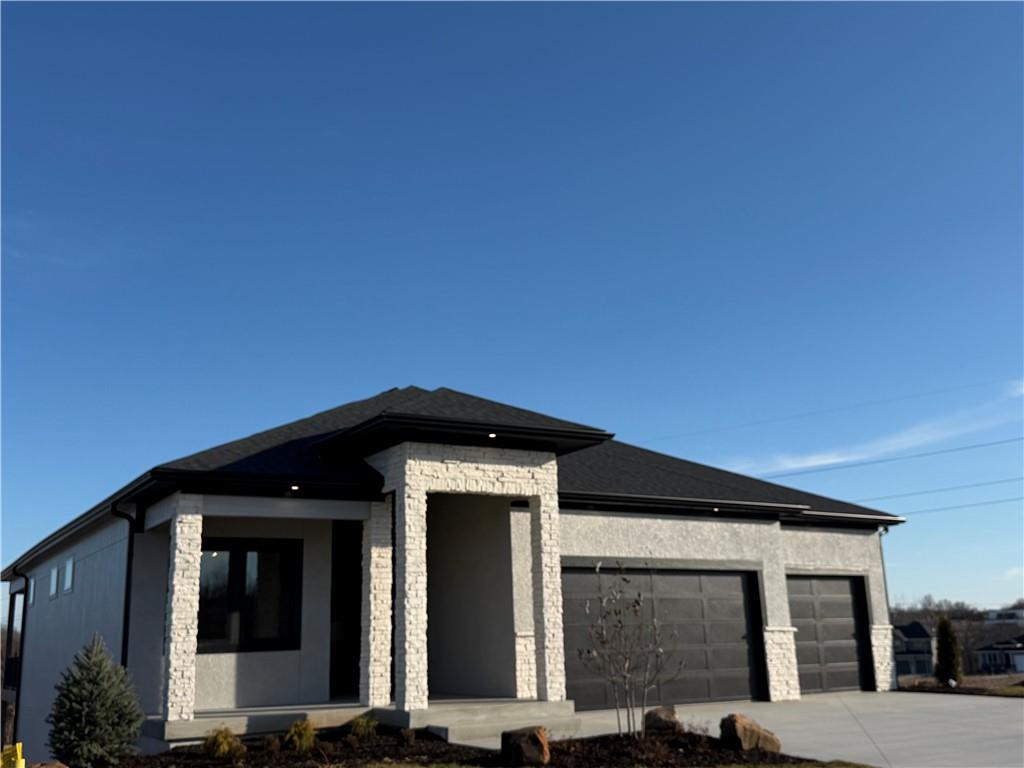 9027 Freedom Street Lenexa, KS 66227 - Photo 3 of 45