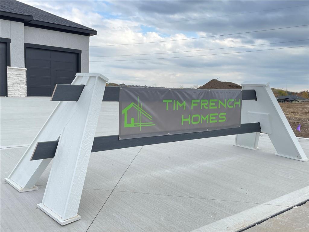 9027 Freedom Street Lenexa, KS 66227 - Photo 4 of 45