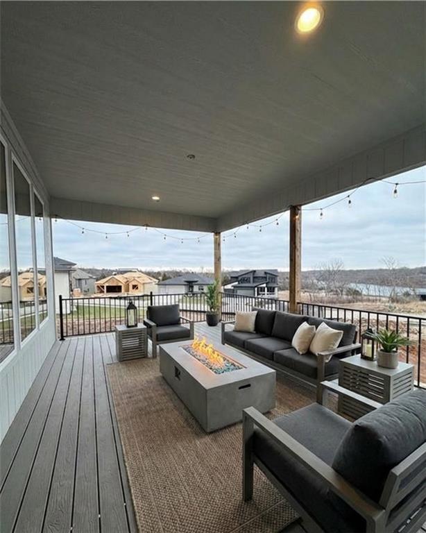 9027 Freedom Street Lenexa, KS 66227 - Photo 4 of 43