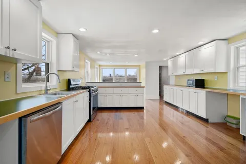 $999,000 | 28 Port Norfolk Street, Boston, MA 02122