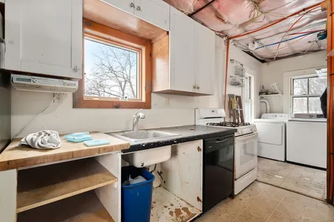 $999,000 | 28 Port Norfolk Street, Boston, MA 02122