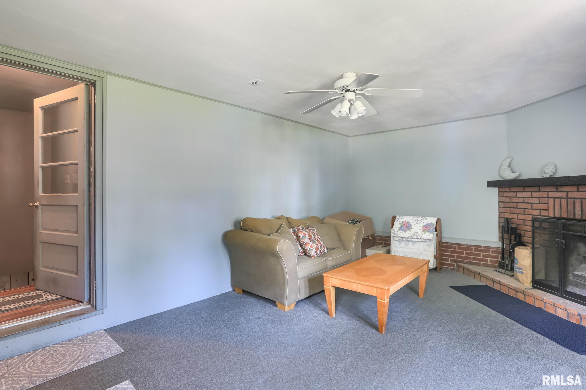 1907 Sheridan Road Pekin, IL 61554 - Photo 18 of 31 Gallery Image 18