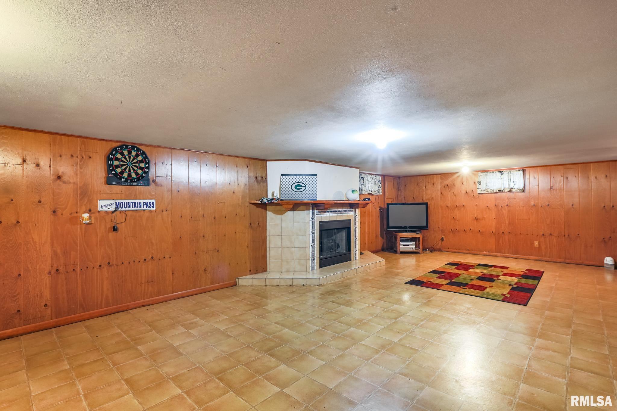1907 Sheridan Road Pekin, IL 61554 - Photo 21 of 31 Gallery Image 21