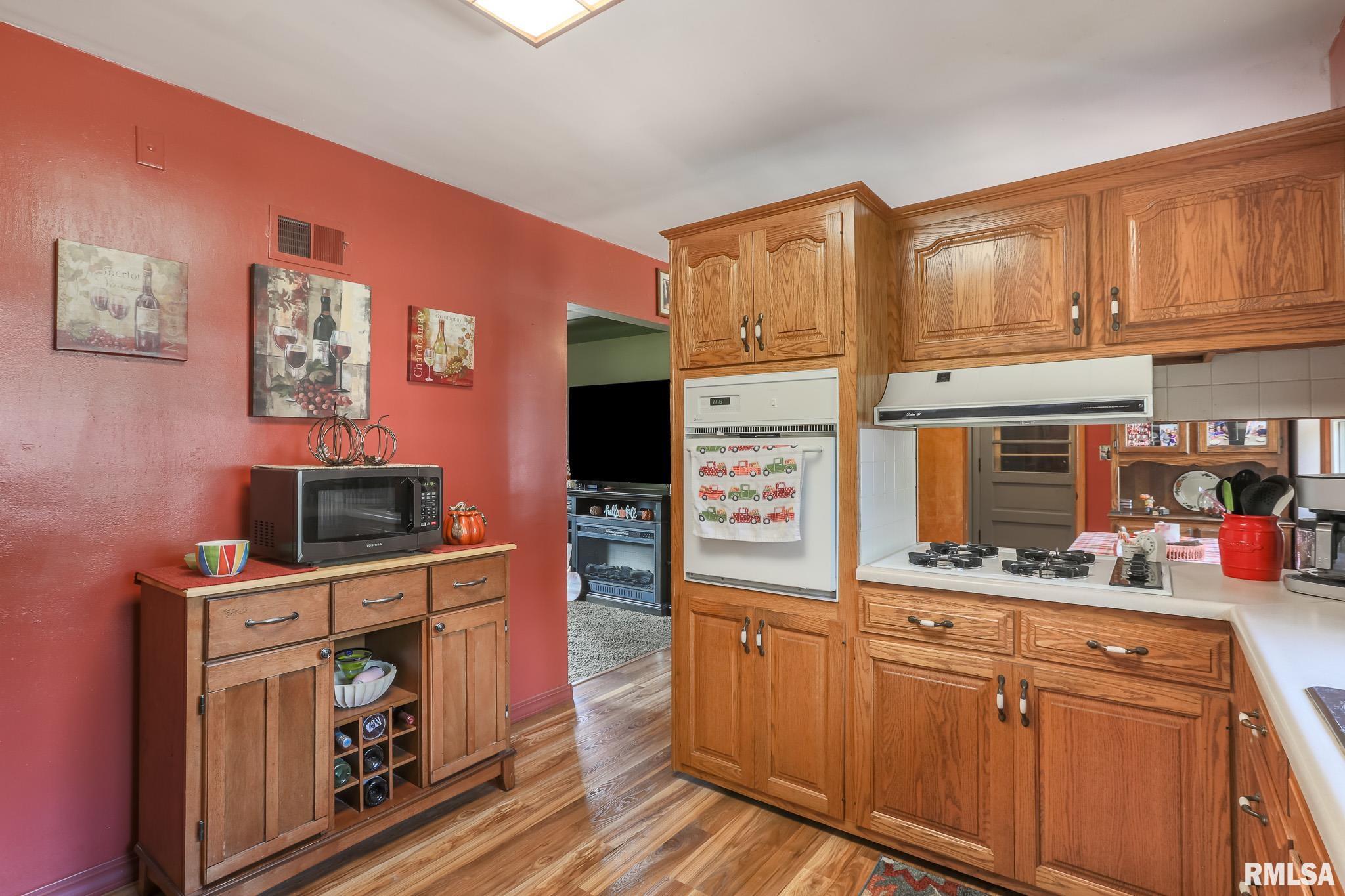 1907 Sheridan Road Pekin, IL 61554 - Photo 9 of 31 Gallery Image 9