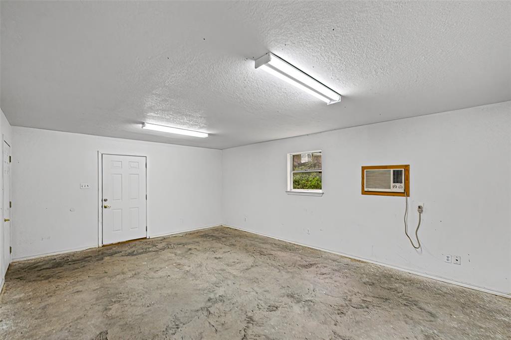 10100 Ravenswood Road Granbury, TX 76049 - Photo 35 of 40