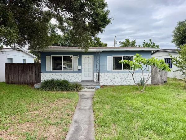 $2,100 | 4227 5th Avenue North, St. Petersburg, FL 33713