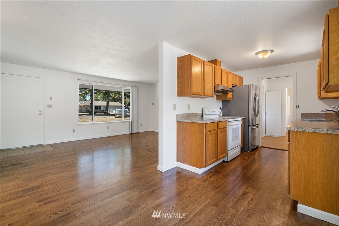 623 Military Road East Tacoma, WA 98445 - Photo 11 of 30