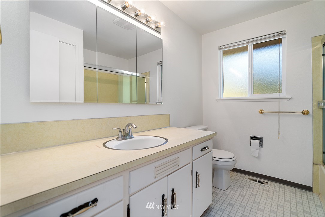 623 Military Road East Tacoma, WA 98445 - Photo 18 of 30
