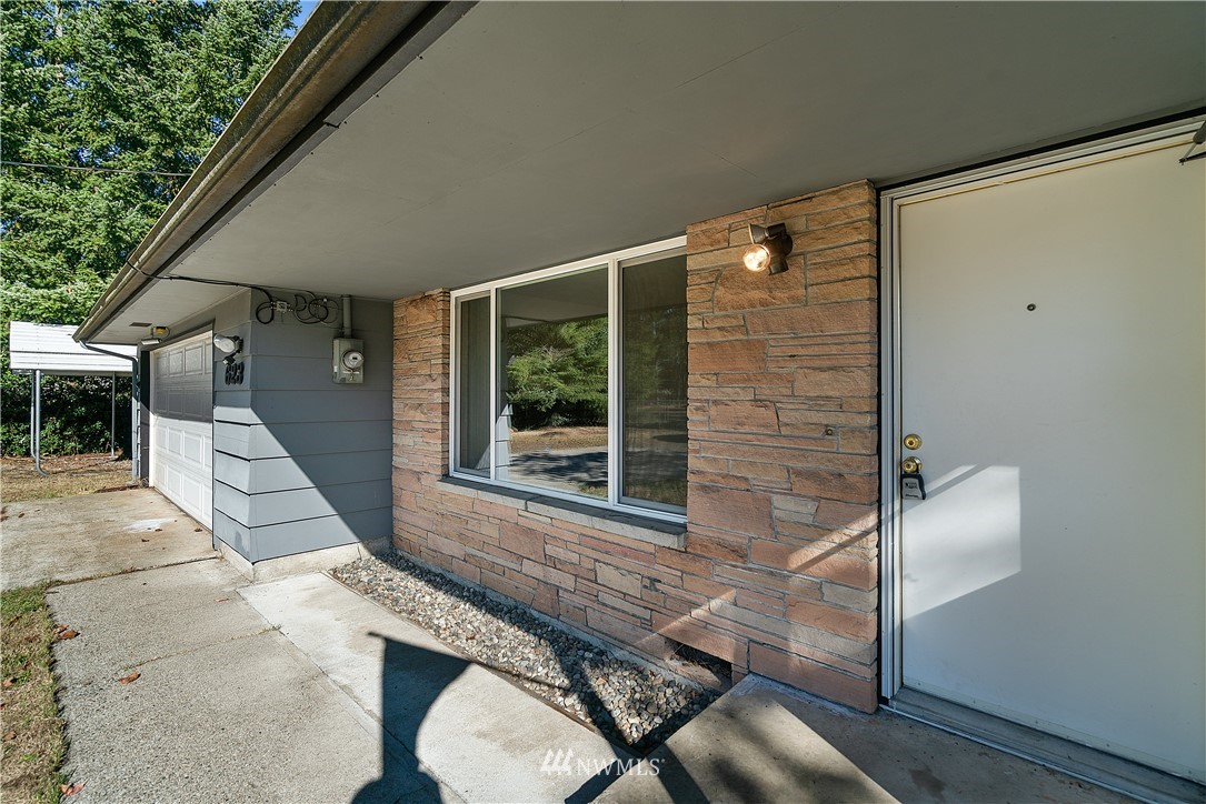623 Military Road East Tacoma, WA 98445 - Photo 7 of 30