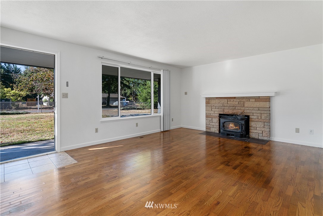 623 Military Road East Tacoma, WA 98445 - Photo 8 of 30
