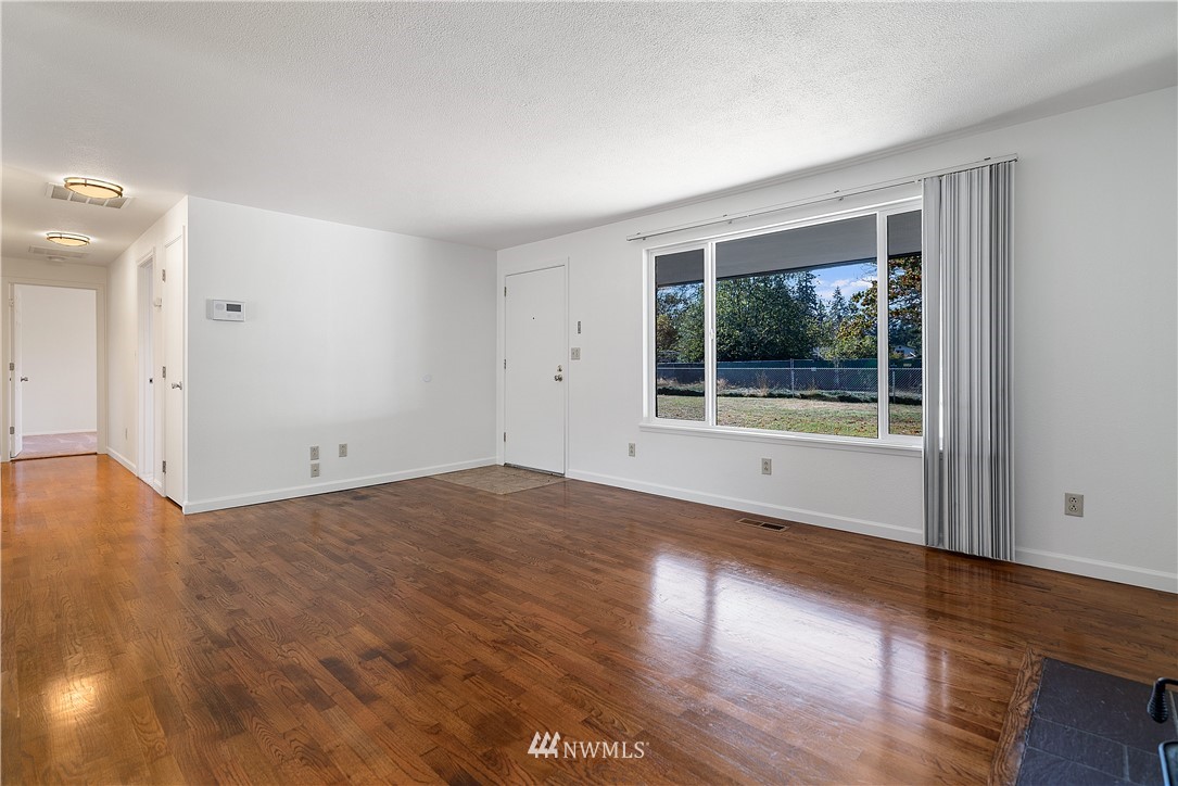 623 Military Road East Tacoma, WA 98445 - Photo 10 of 30