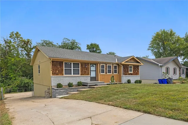 $340,000 | 1124 North Curtis Street, Olathe, KS 66061