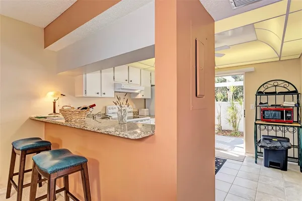 $4,000 | 216 Cerromar Way South, Unit 30, Venice, FL 34293