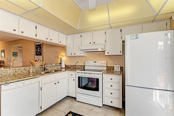 $4,000 | 216 Cerromar Way South, Unit 30, Venice, FL 34293