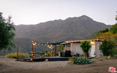 $1,450,000 | 34550 Mulholland Highway, Malibu, CA 90265