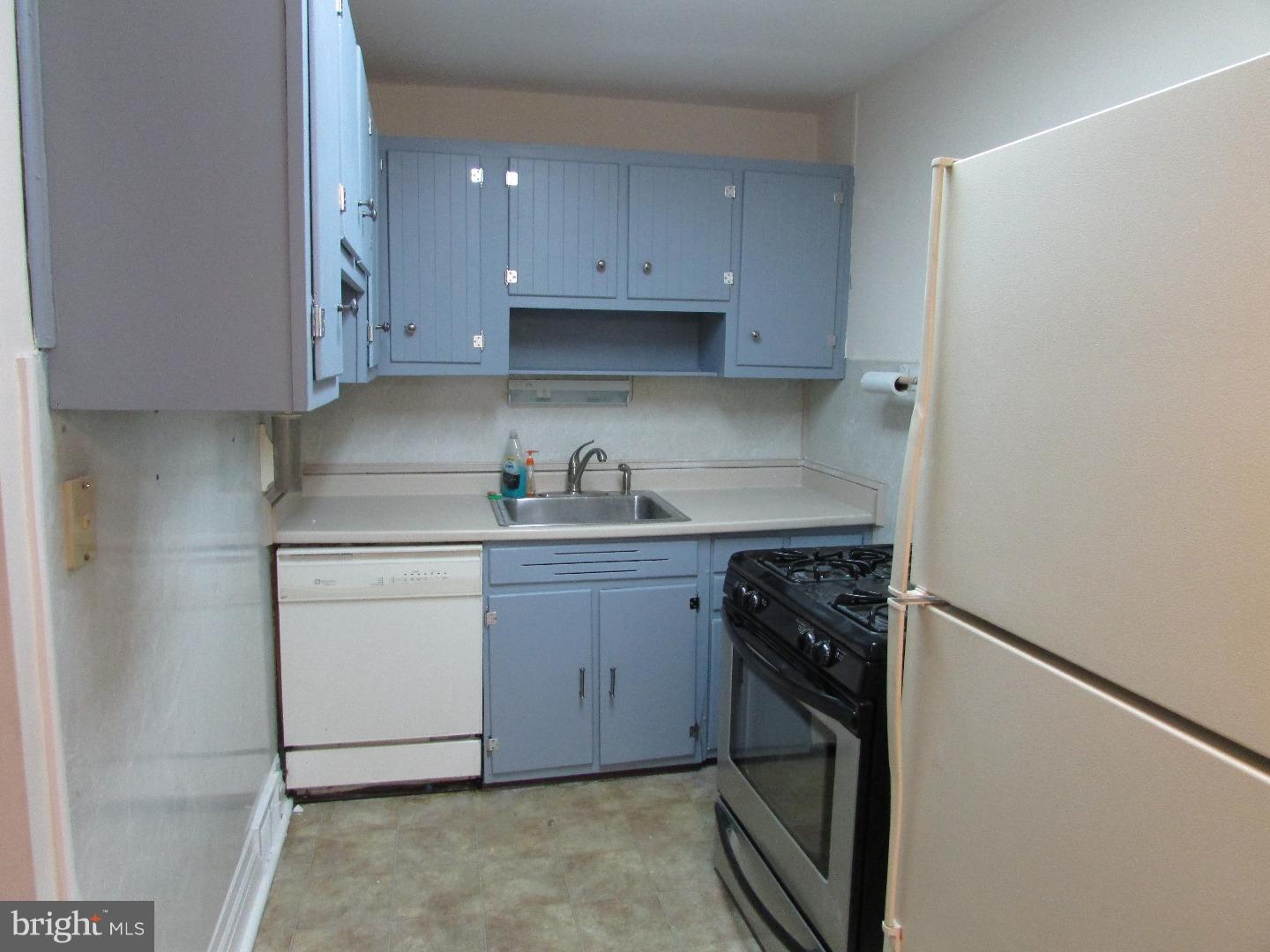 7634 Brentwood Road Philadelphia, PA 19151 - Photo 8 of 15 Gallery Image 8