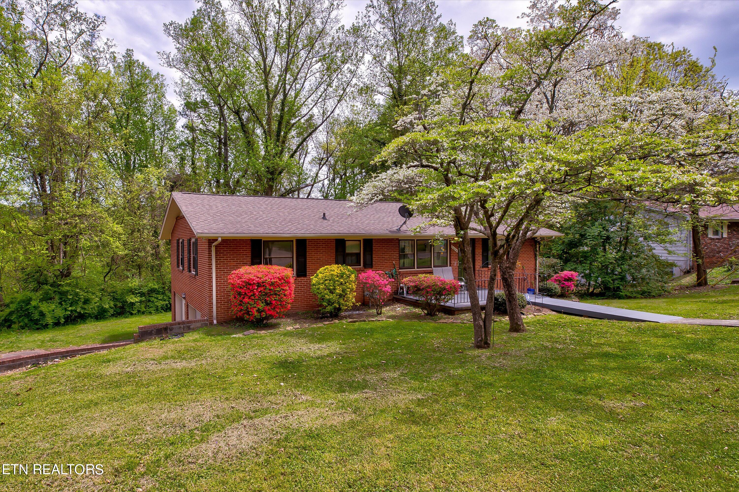 3604 Sprucewood Road Knoxville, TN 37921 - Photo 3 of 40 03-3604 Sprucewood Rd-3