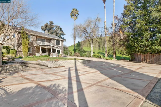 $1,675,000 | 1956 Holly Drive, Concord, CA 94521