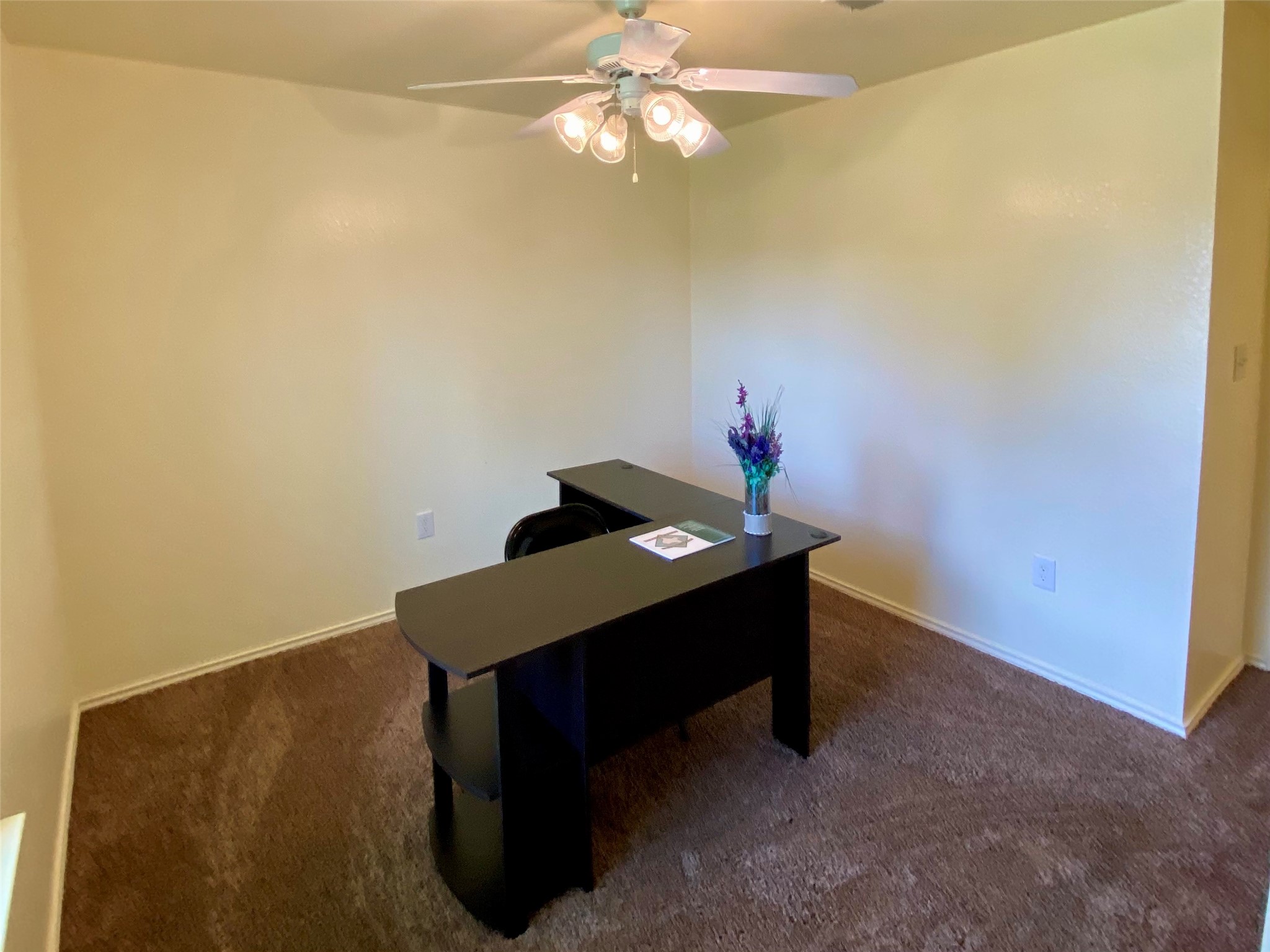 13023 Pleasant Valley Drive Rosharon, TX 77583 - Photo 16 of 21 a room with table and window
