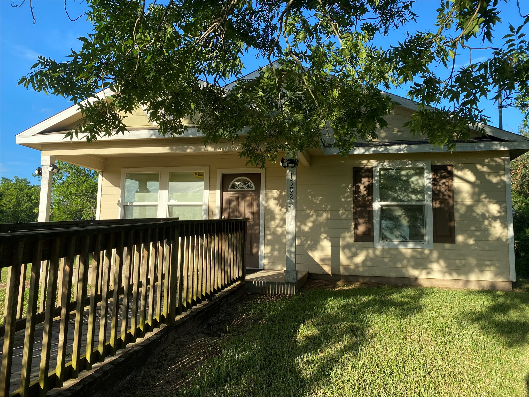 13023 Pleasant Valley Drive Rosharon, TX 77583 - Photo 17 of 21 a view of house with backyard
