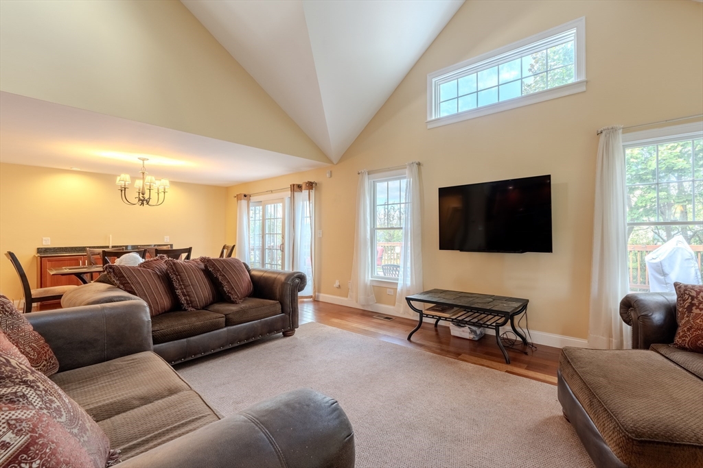 91 Francis Street Worcester, MA 01606 - Photo 13 of 42