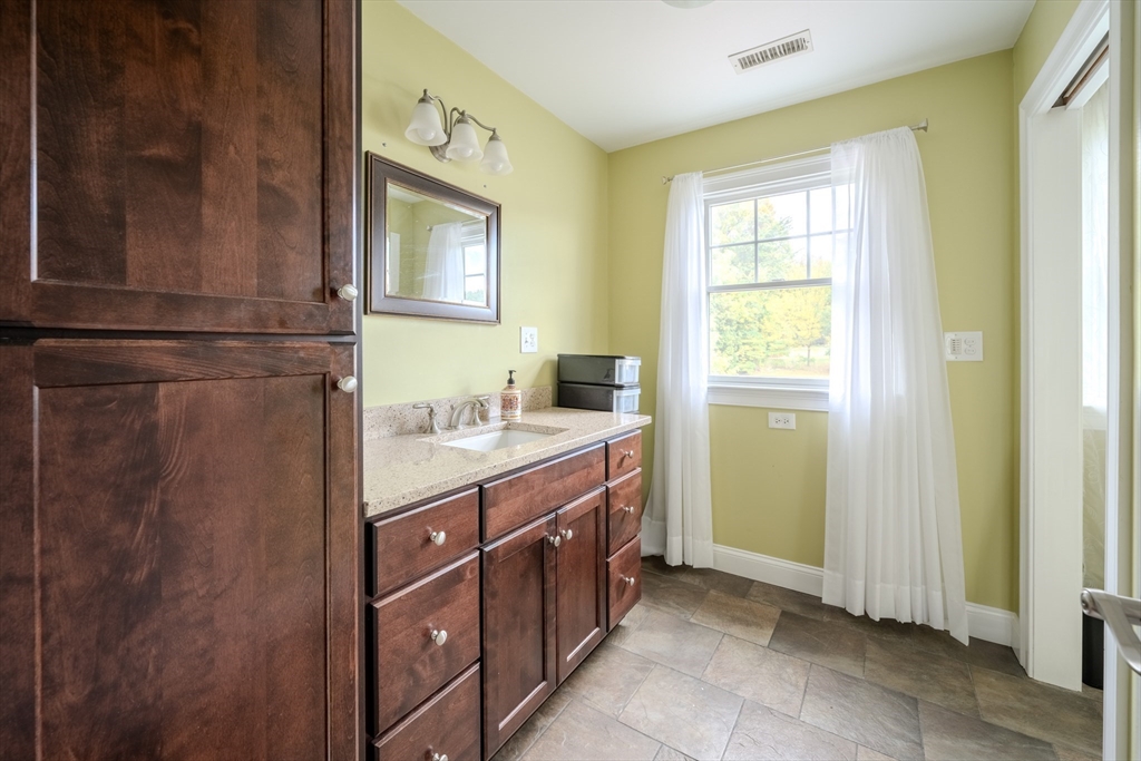 91 Francis Street Worcester, MA 01606 - Photo 21 of 42