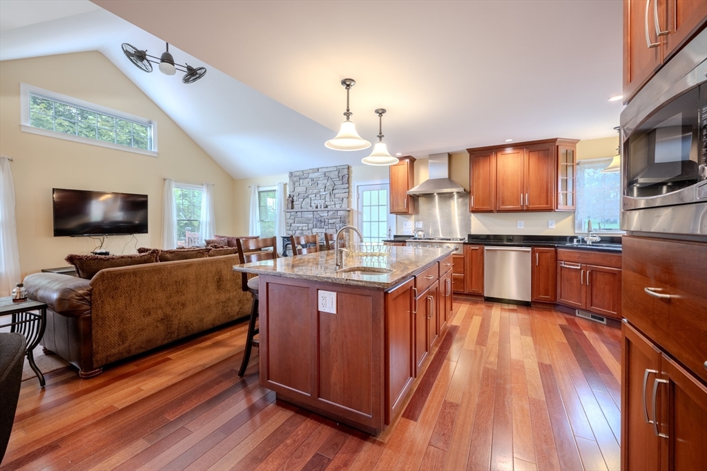 91 Francis Street Worcester, MA 01606 - Photo 9 of 42