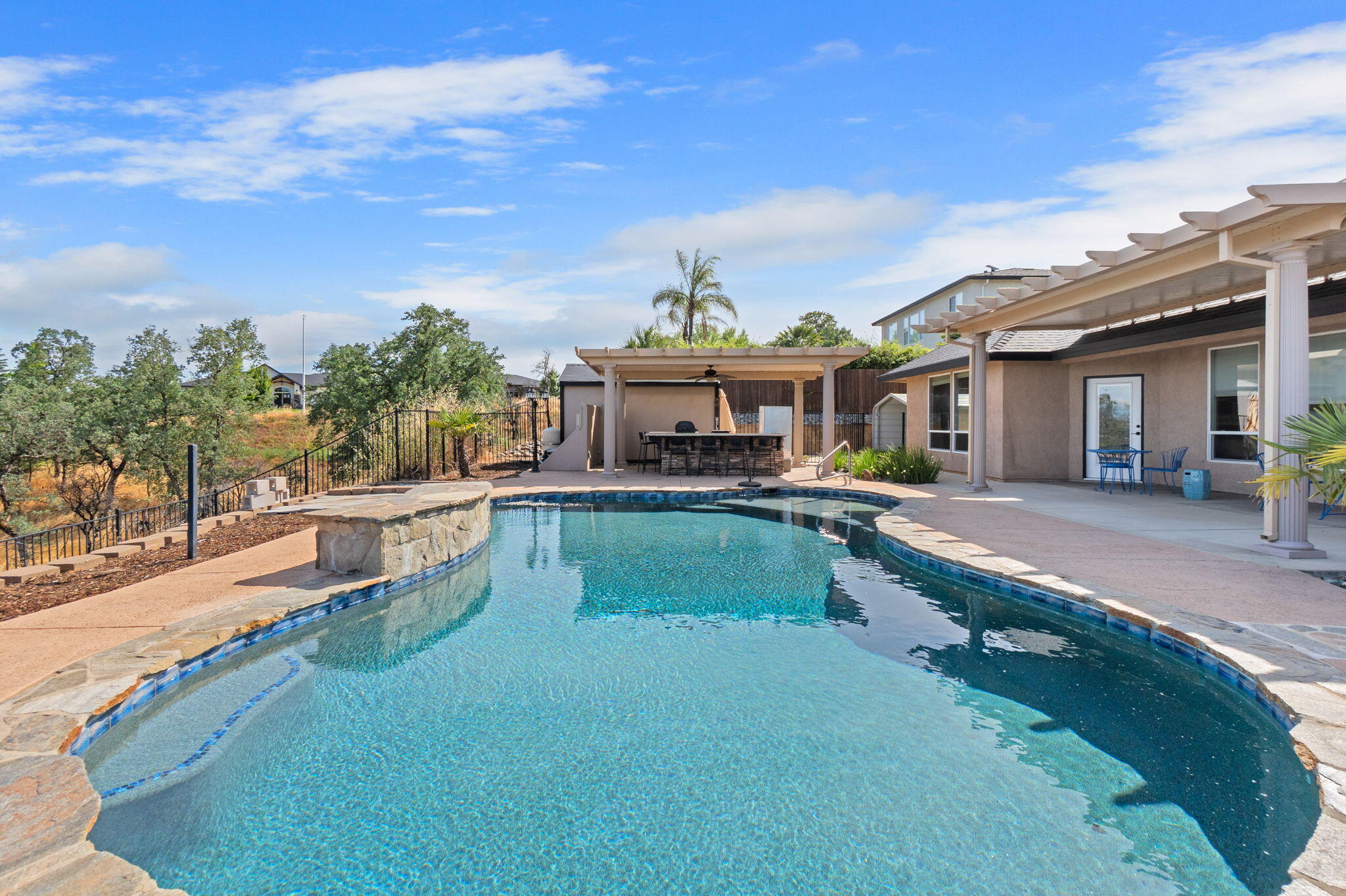 372 Stinson Loop Redding, CA 96003 - Photo 64 of 79 Pool