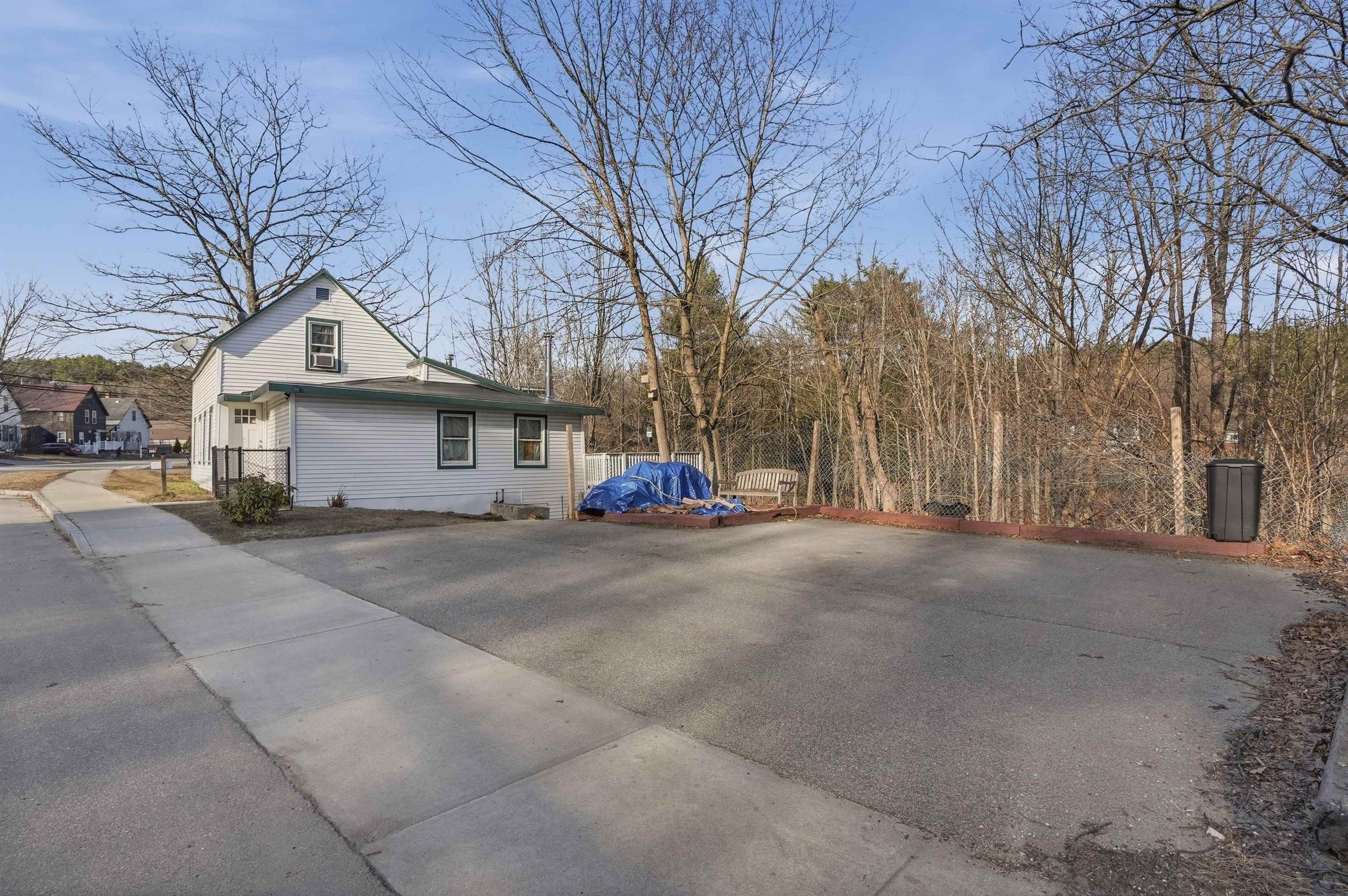 515 Washington Street Keene, NH 03431 - Photo 3 of 28