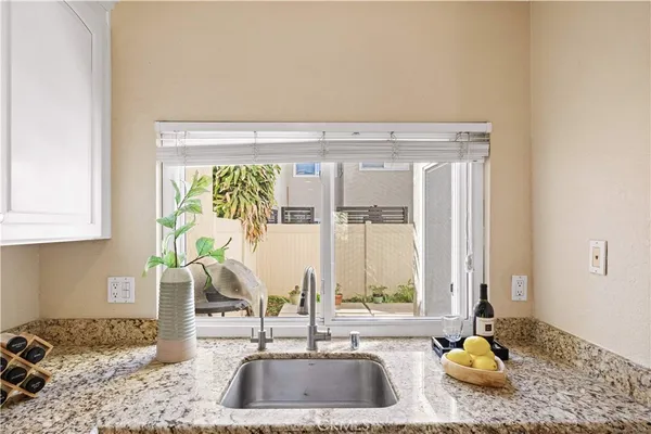 $829,000 | 54 Kazan Street, Unit 27, Irvine, CA 92604