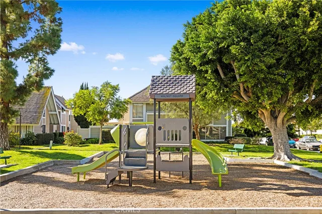 $829,000 | 54 Kazan Street, Unit 27, Irvine, CA 92604