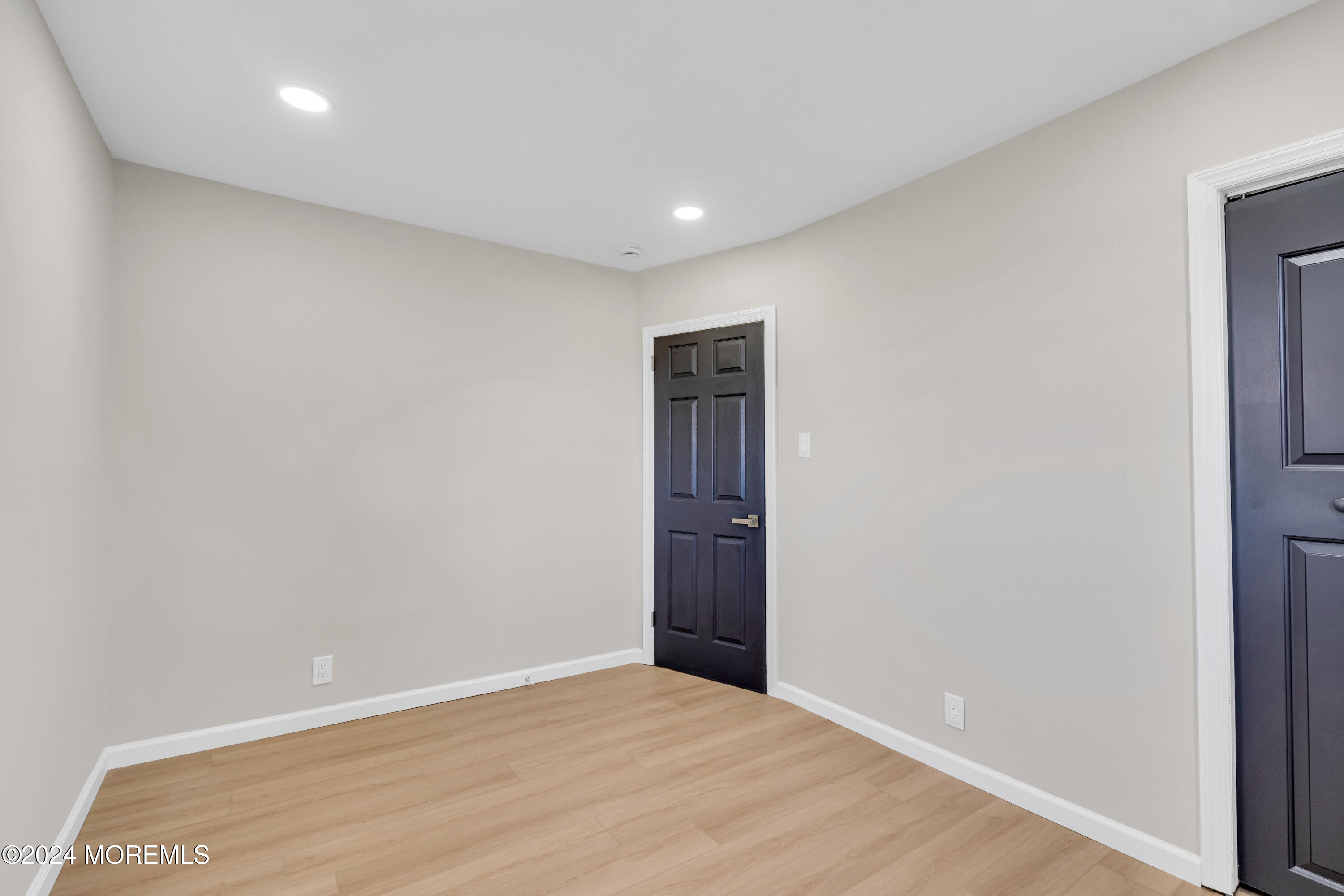 2053 Bustleton Road Burlington, NJ 08016 - Photo 30 of 55 042_ey200500_513