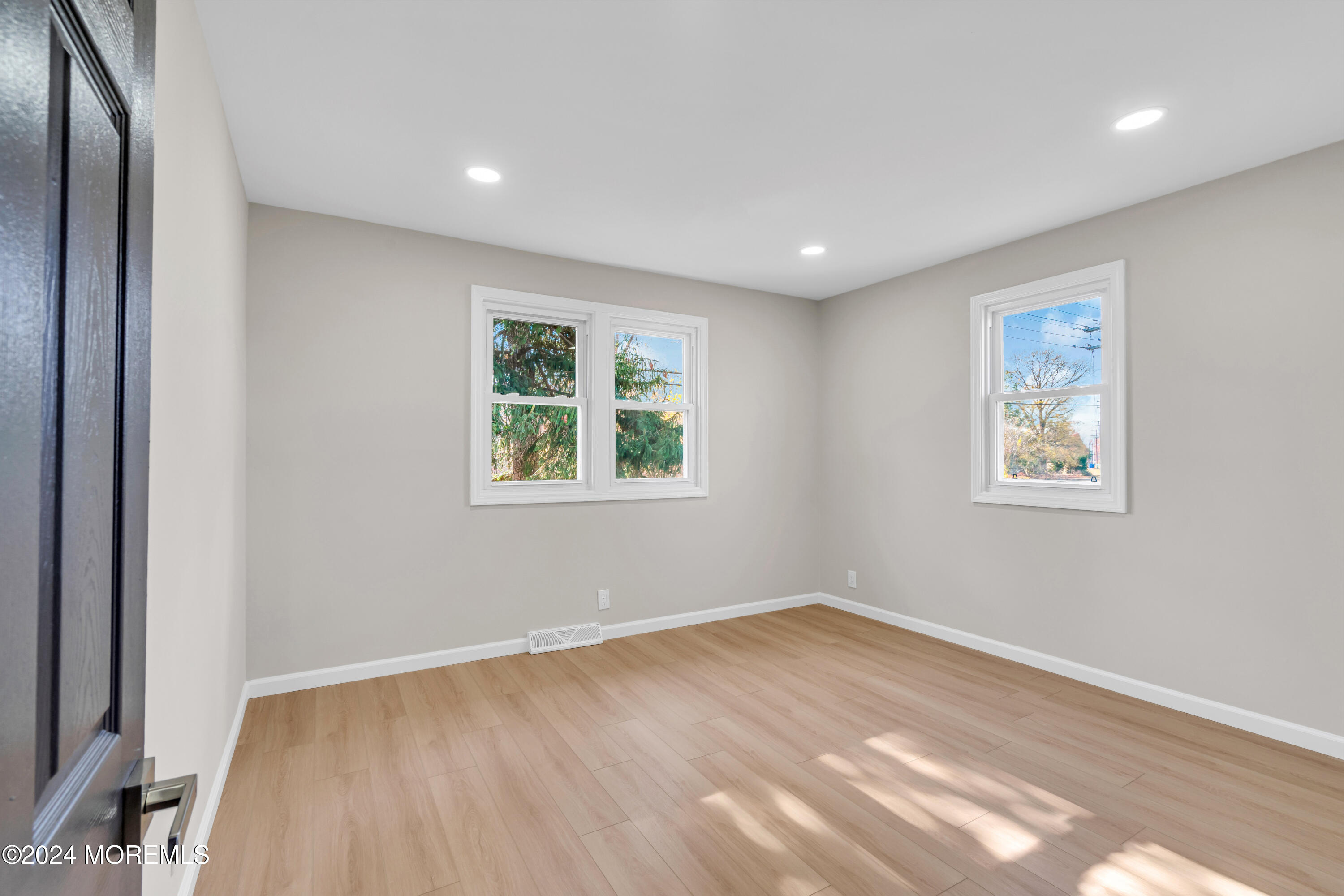 2053 Bustleton Road Burlington, NJ 08016 - Photo 31 of 55 an empty room with windows and closet