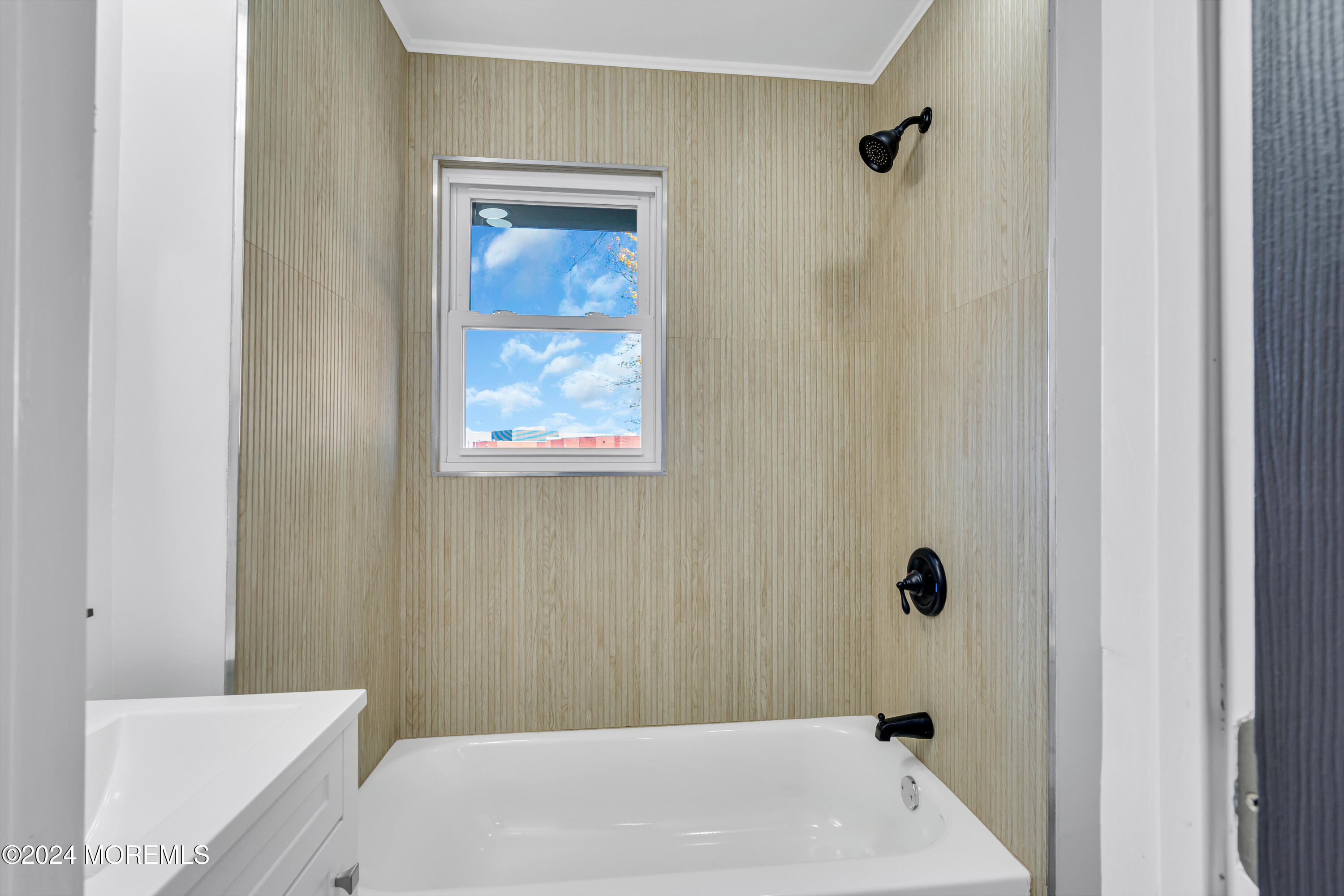 2053 Bustleton Road Burlington, NJ 08016 - Photo 34 of 55 a bathroom with a bathtub