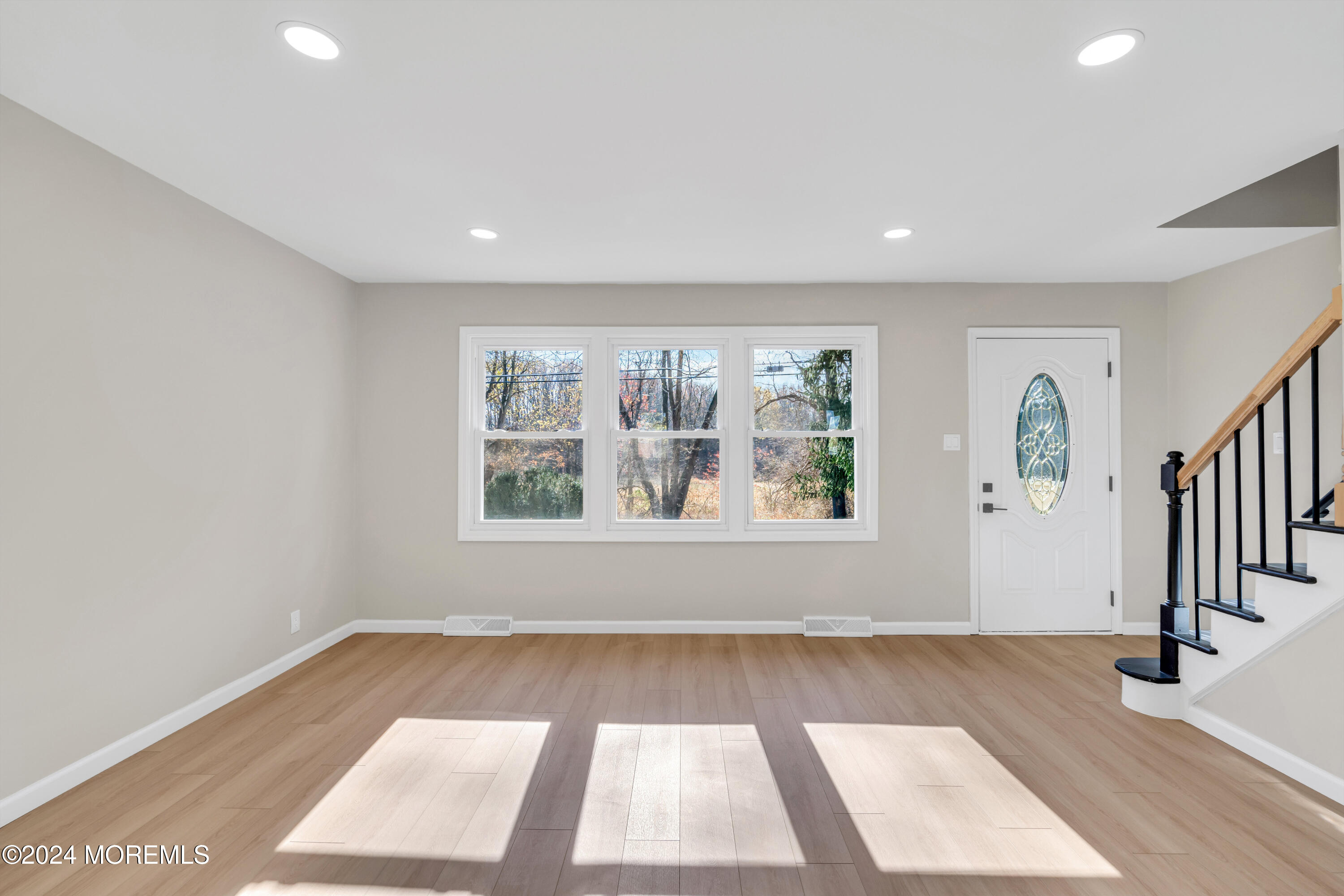 2053 Bustleton Road Burlington, NJ 08016 - Photo 6 of 55 017_ey200395_718
