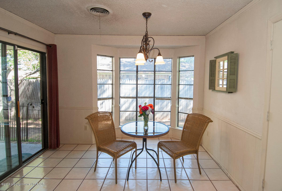 6508 Drexel Road Amarillo, TX 79109 - Photo 11 of 32 DINING VIEW 1