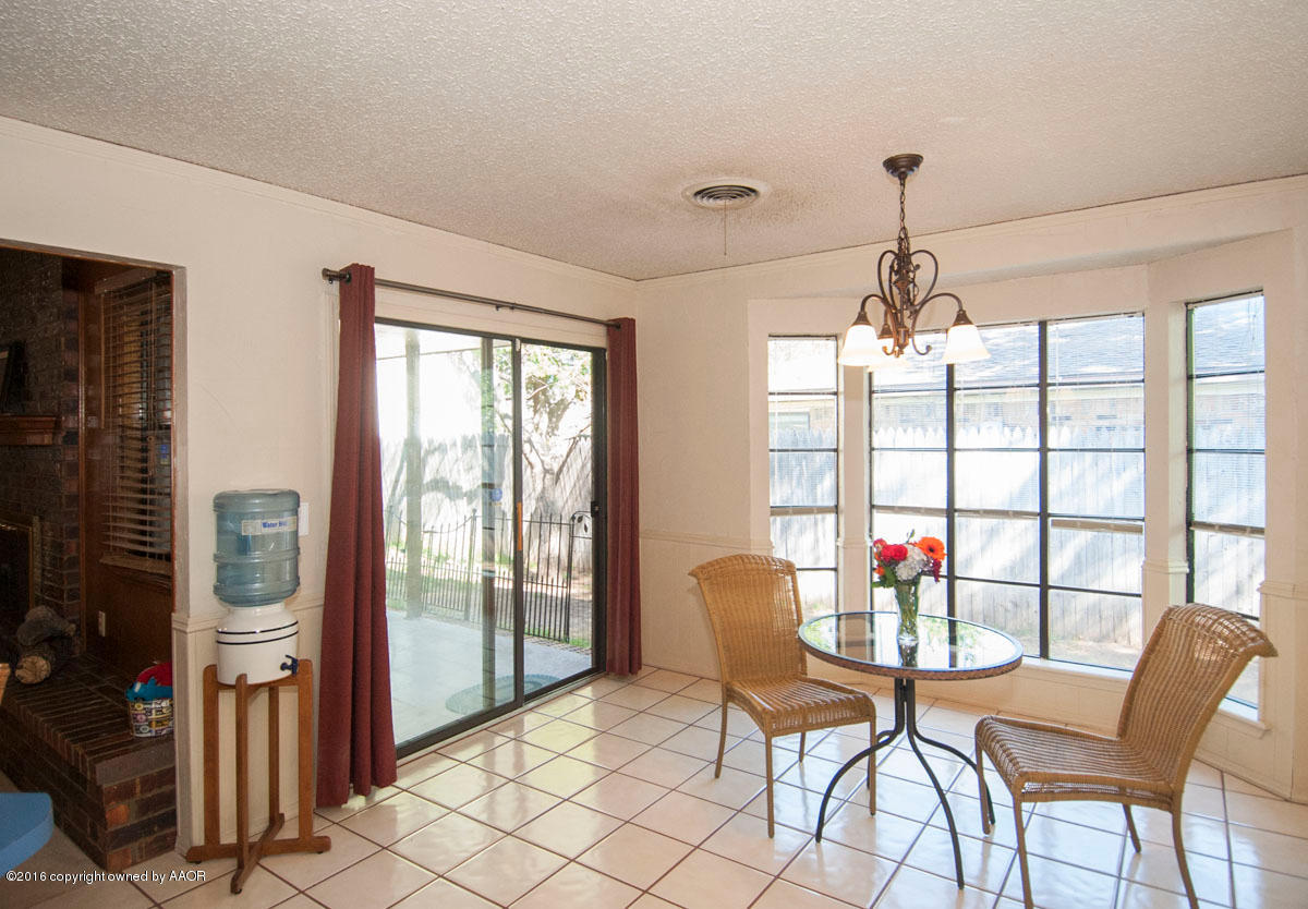 6508 Drexel Road Amarillo, TX 79109 - Photo 12 of 32 DINING VIEW 2