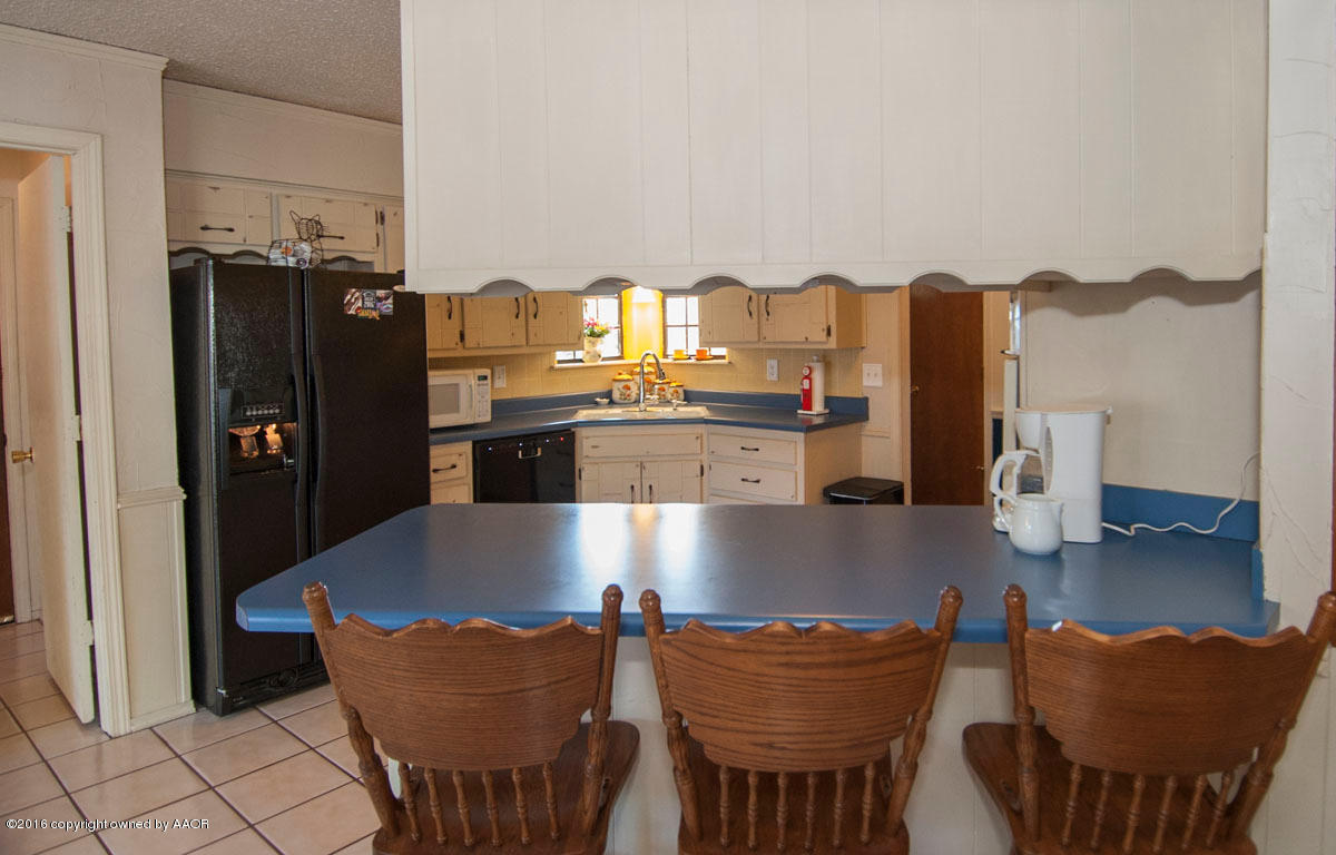 6508 Drexel Road Amarillo, TX 79109 - Photo 7 of 32 KITCHEN VIEW 1